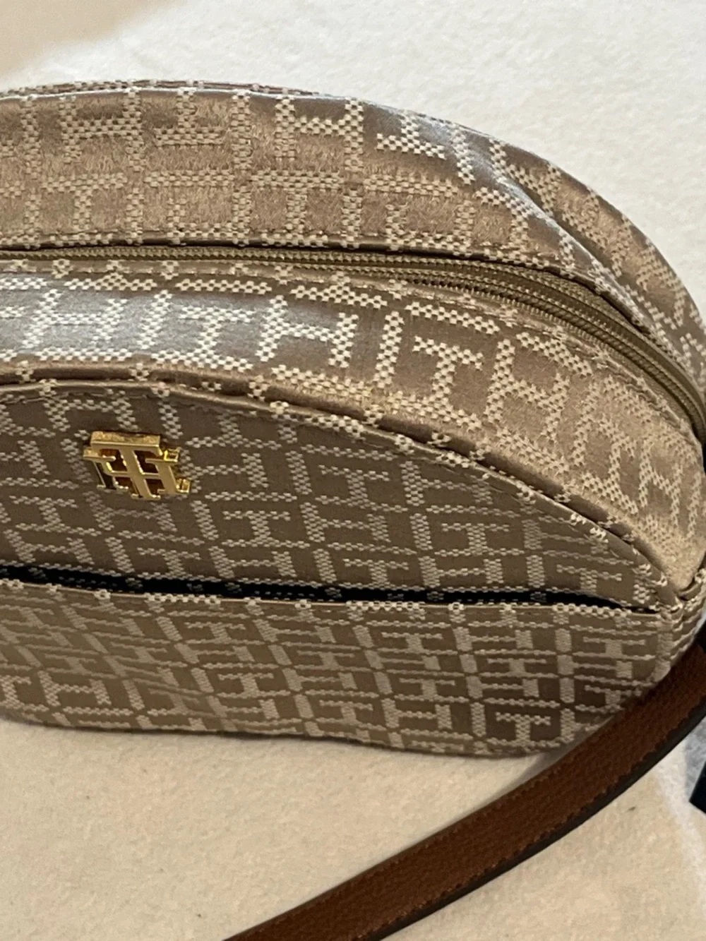 Tommy Hilfiger Beige Monogram Round Crossbody with Brown Strap - Picture 5 of 10